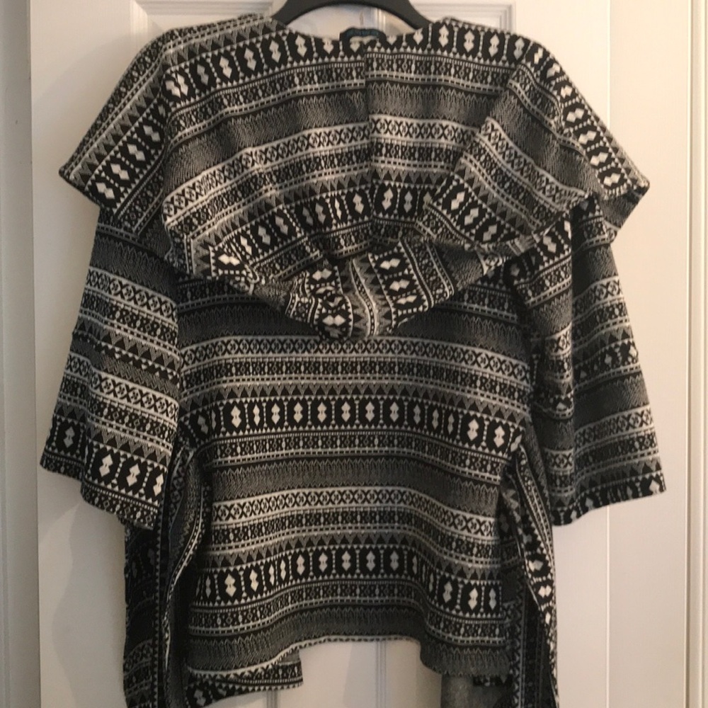 Sweater - Picture 4 of 4